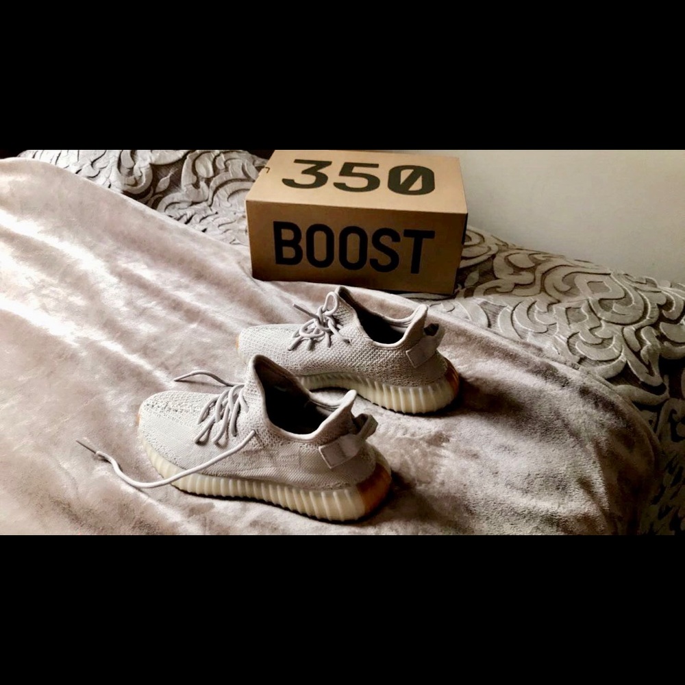 Yeezy boost 350-Grey/Cream-Authentic/ never worn